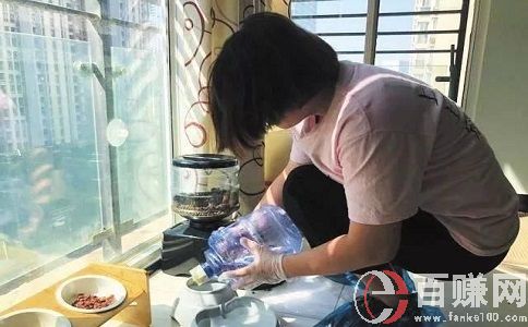 上班在家兼職：上門喂養(yǎng)寵物，單次入百元!